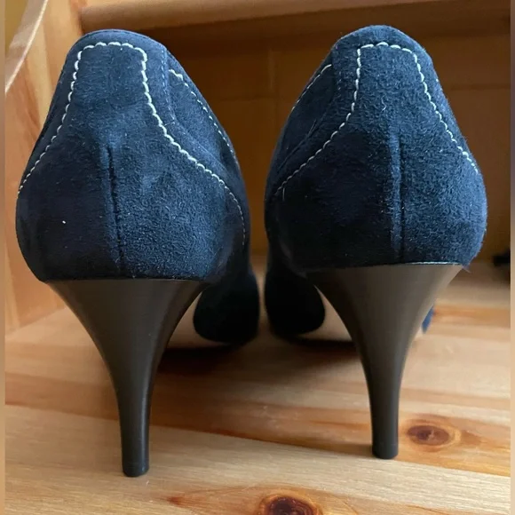 LK Bennett Navy Lucia pumps - Picture 4 of 5